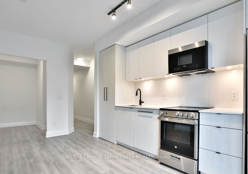 2369-danforth-avenue-toronto-ontario-e12899268
