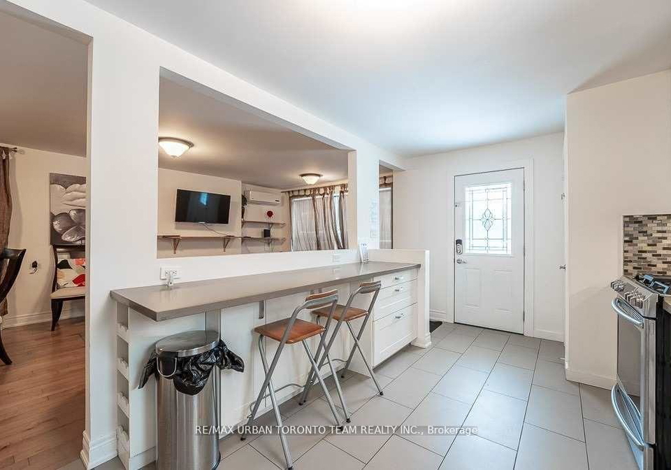 1277-broadview-avenue-east-york-ontario-e12899542