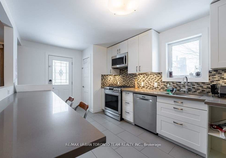 1277-broadview-avenue-east-york-ontario-e12899542