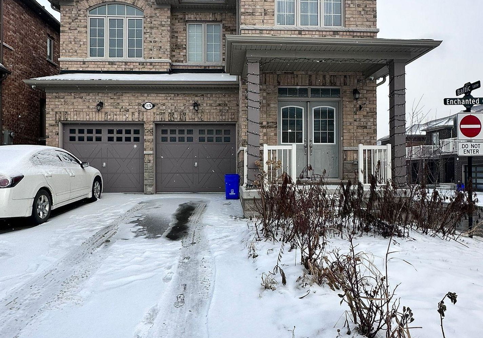 1174-enchanted-crescent-pickering-ontario-e12899690