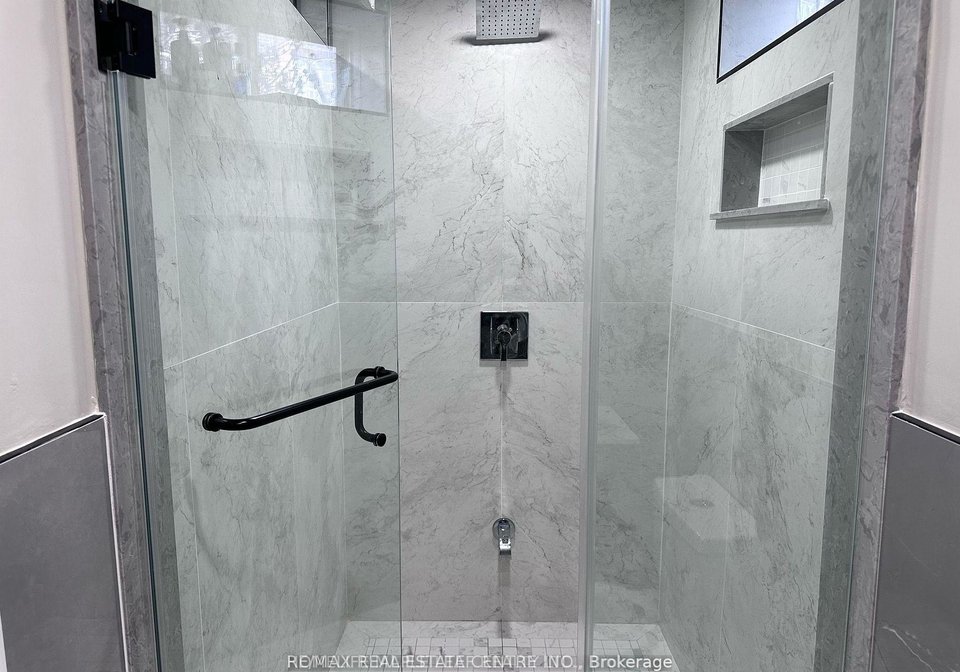 1174-enchanted-crescent-pickering-ontario-e12899690