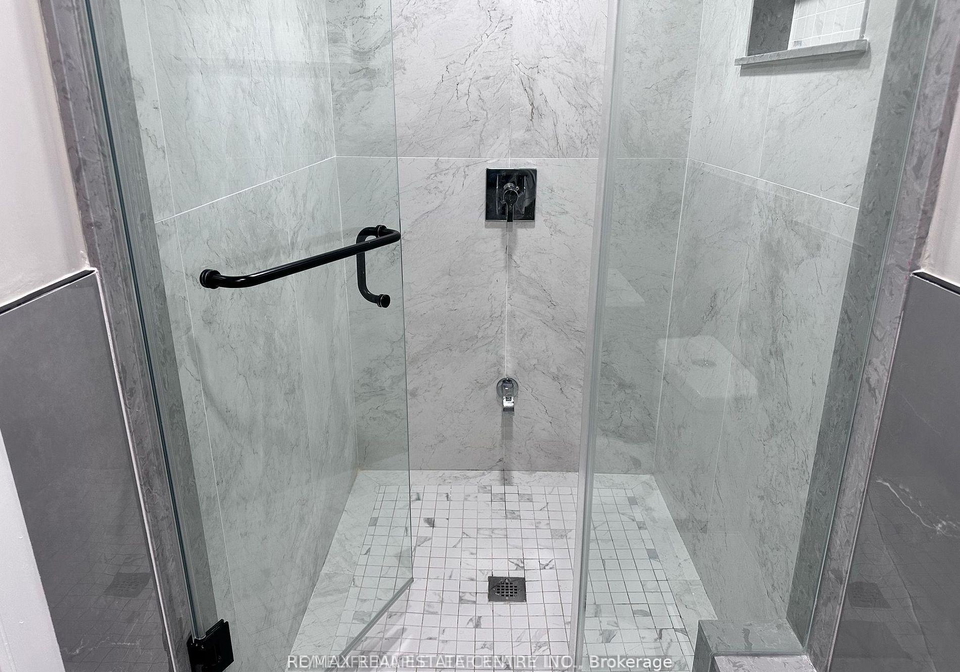 1174-enchanted-crescent-pickering-ontario-e12899690