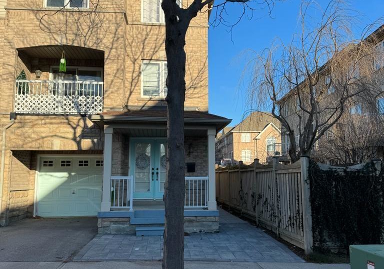 4-burnsborough-street-ajax-ontario-e12900228