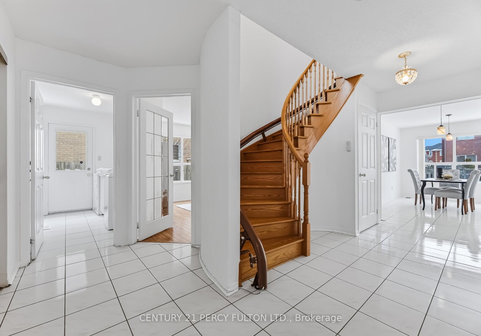 1581-oakburn-street-pickering-ontario-e12900912