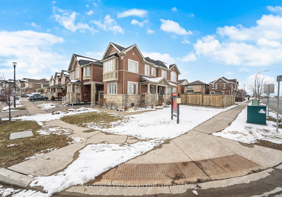 1082-belcourt-street-pickering-ontario-e12901052