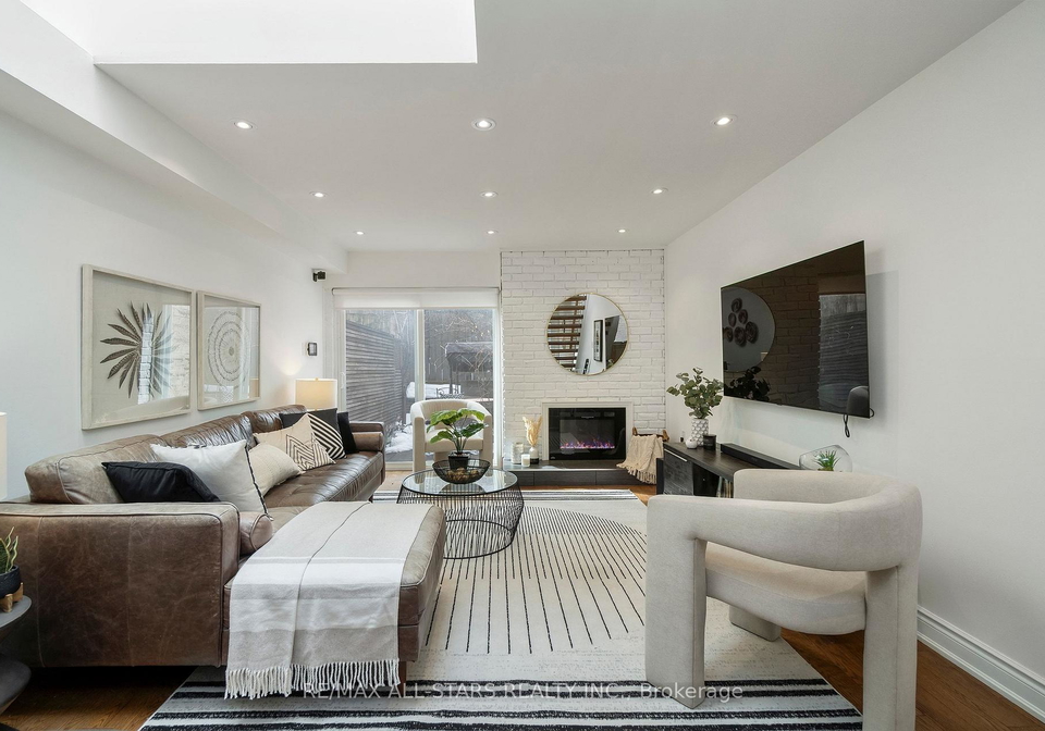 8pape-avenue-toronto-ontario-e12903892