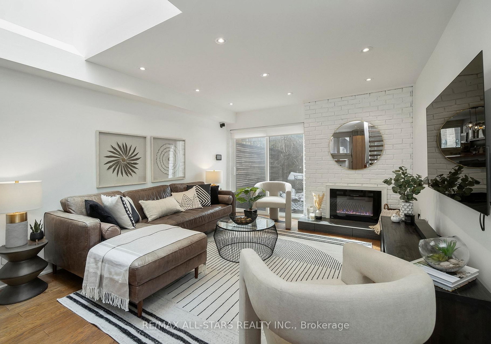 8pape-avenue-toronto-ontario-e12903892