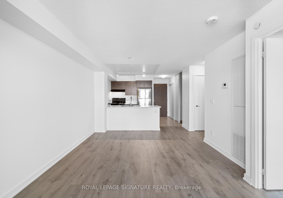 8-trent-avenue-toronto-ontario-e12904402