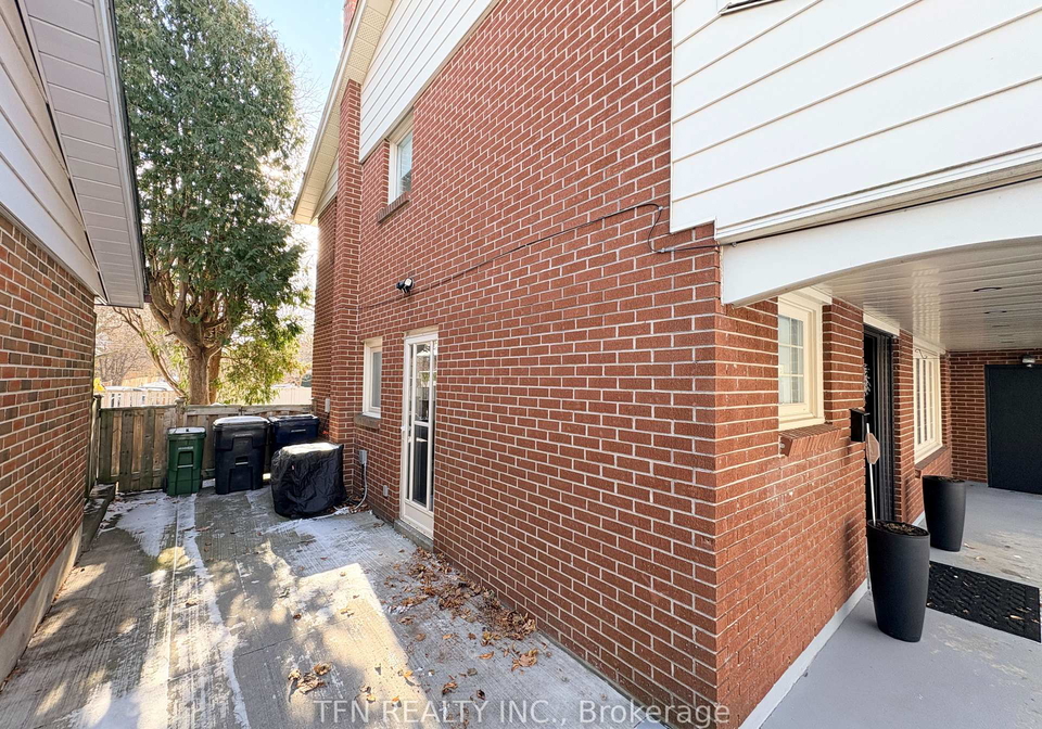 8-ravencliff-crescent-scarborough-ontario-e12906126