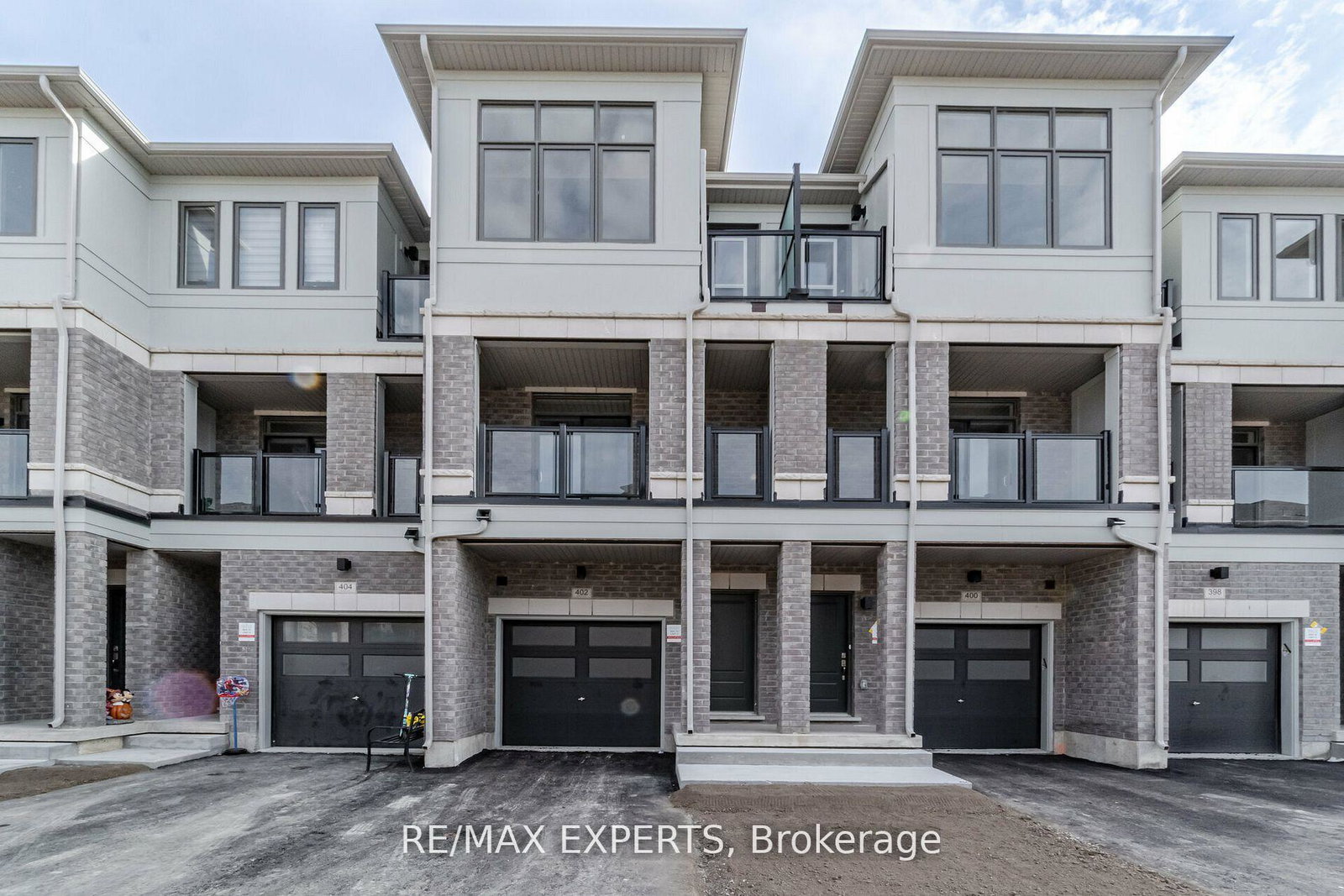402-okanagan-path-oshawa-ontario-e12906178