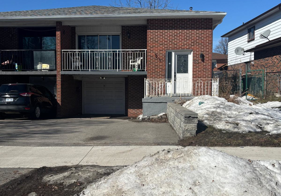 33-robbinstone-drive-scarborough-ontario-e12906662