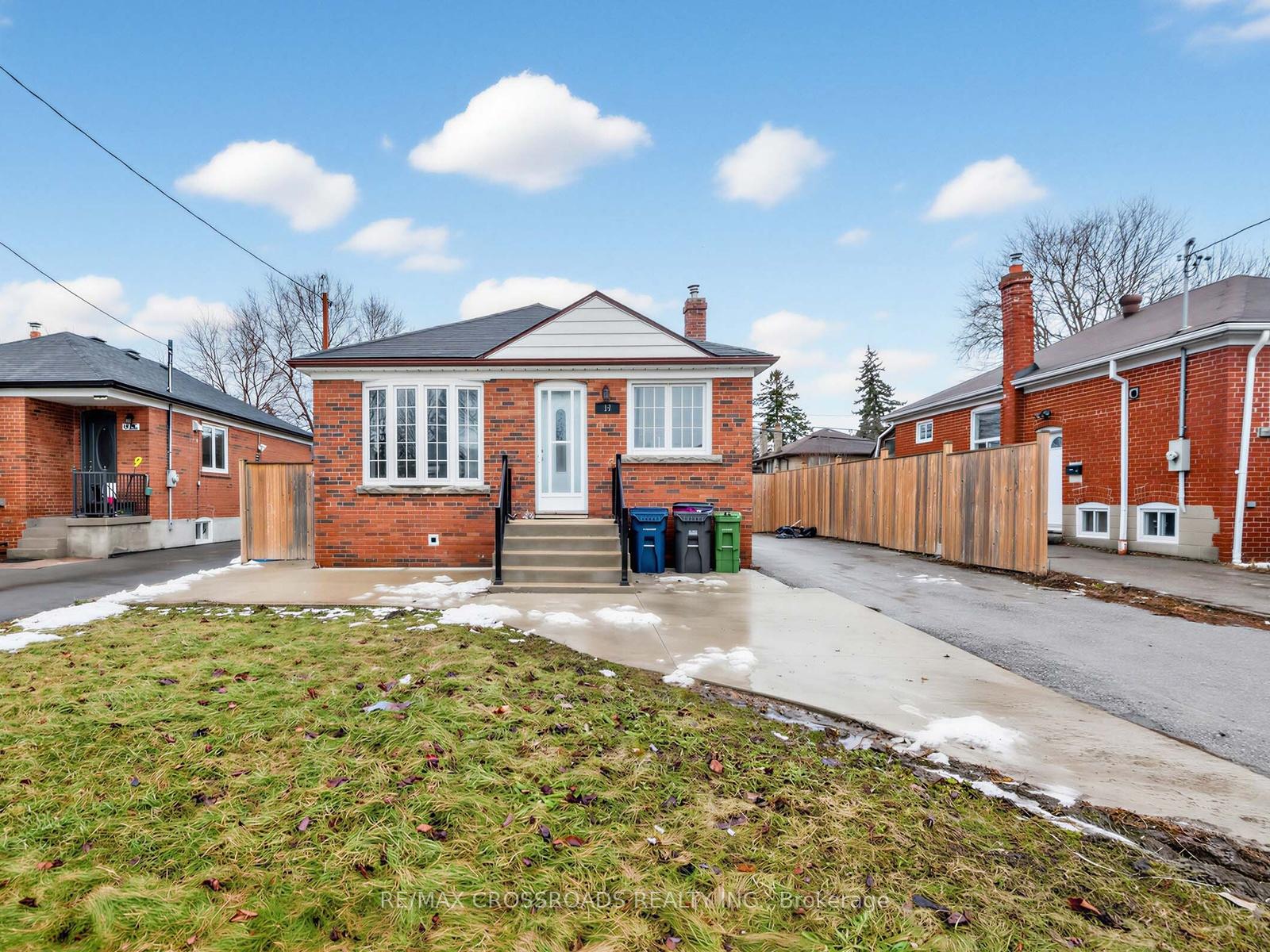17-strode-drive-scarborough-ontario-e12907162