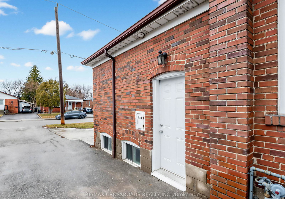 17-strode-drive-scarborough-ontario-e12907162