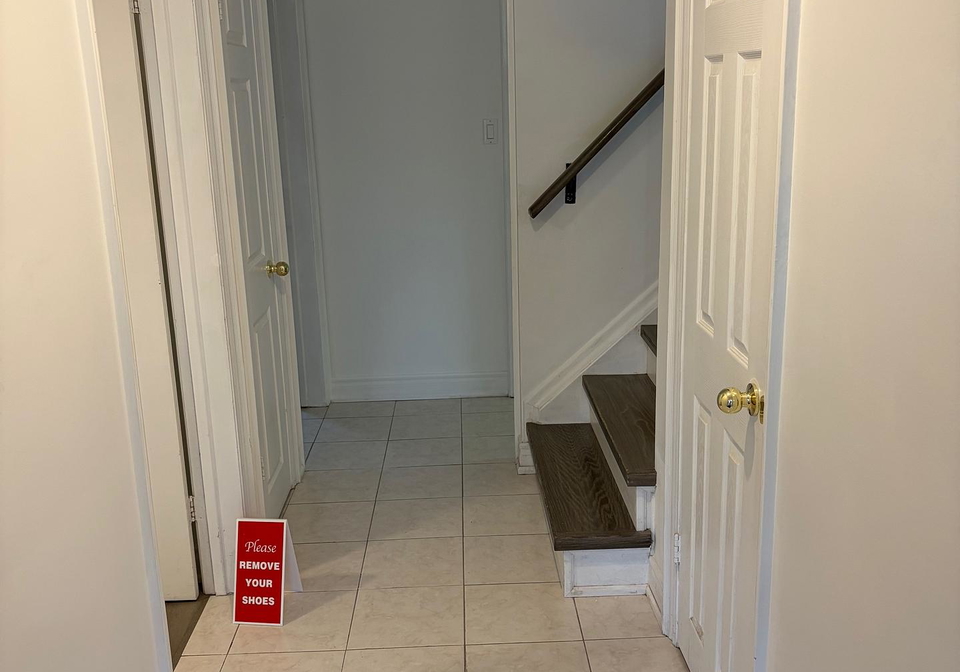 20-shrewsbury-square-scarborough-ontario-e12907594
