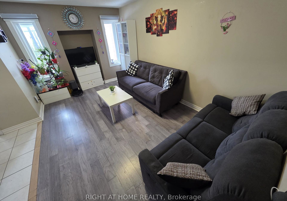 12-whitewater-street-whitby-ontario-e12907830
