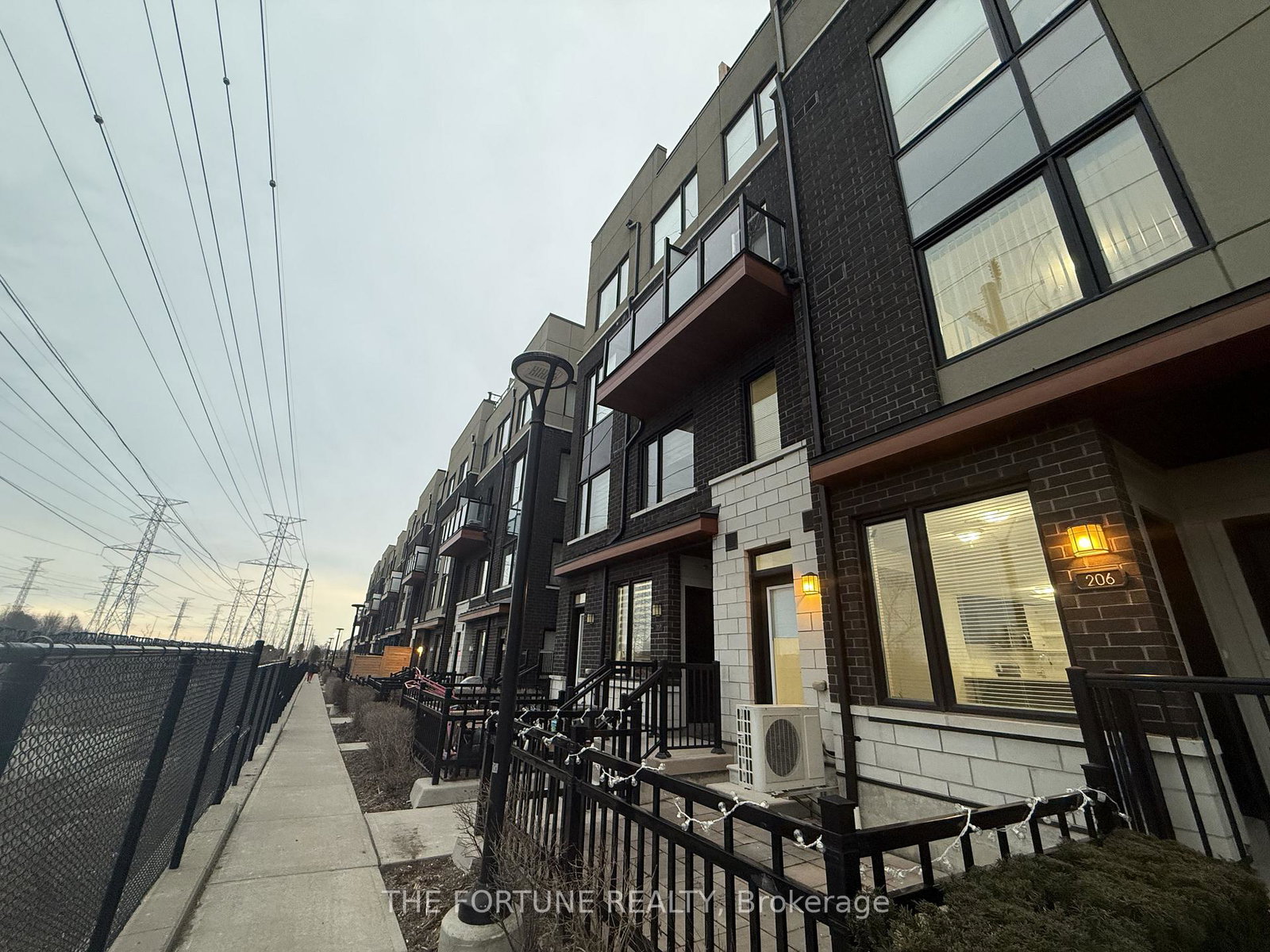 1555-kingston-road-pickering-ontario-e12910690