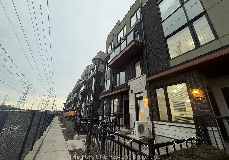 1555-kingston-road-pickering-ontario-e12910690