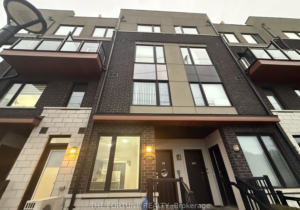 1555-kingston-road-pickering-ontario-e12910690