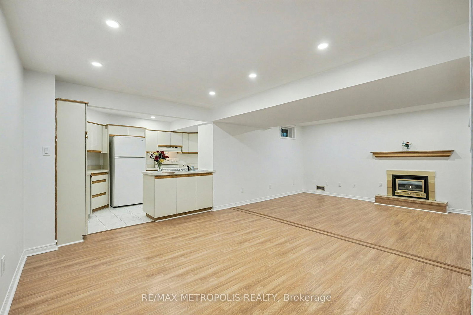 1105-petunia-place-pickering-ontario-e12912250