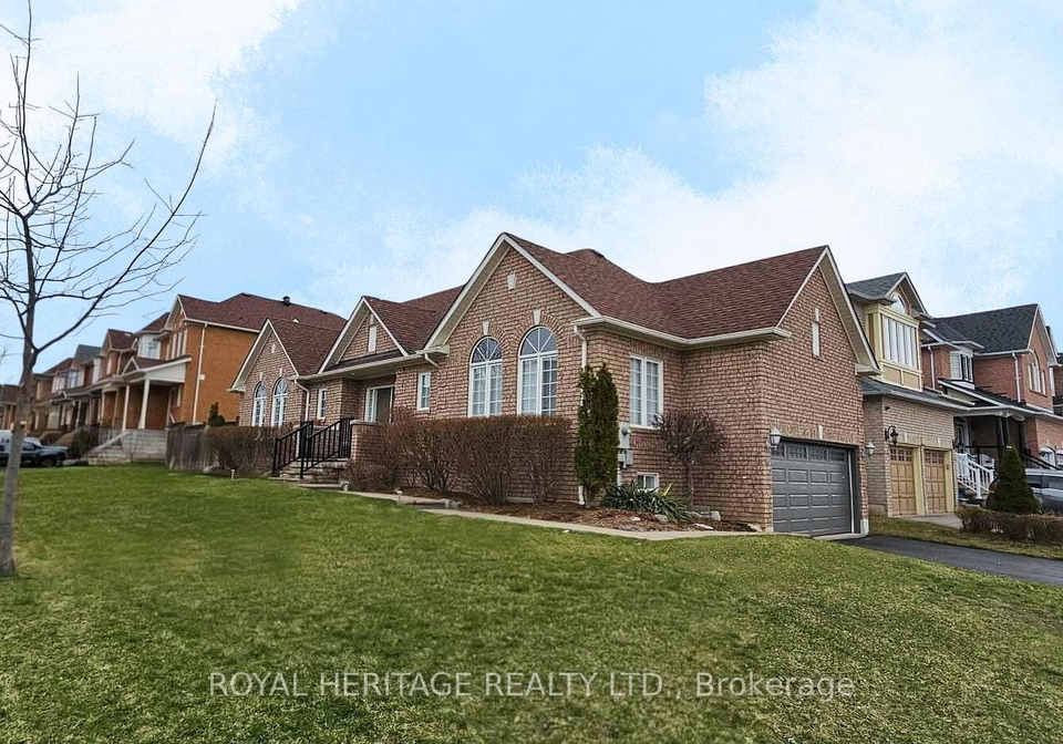 86-root-crescent-ajax-ontario-e12912352
