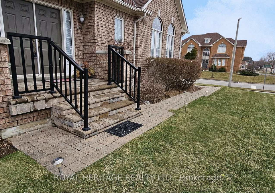 86-root-crescent-ajax-ontario-e12912352