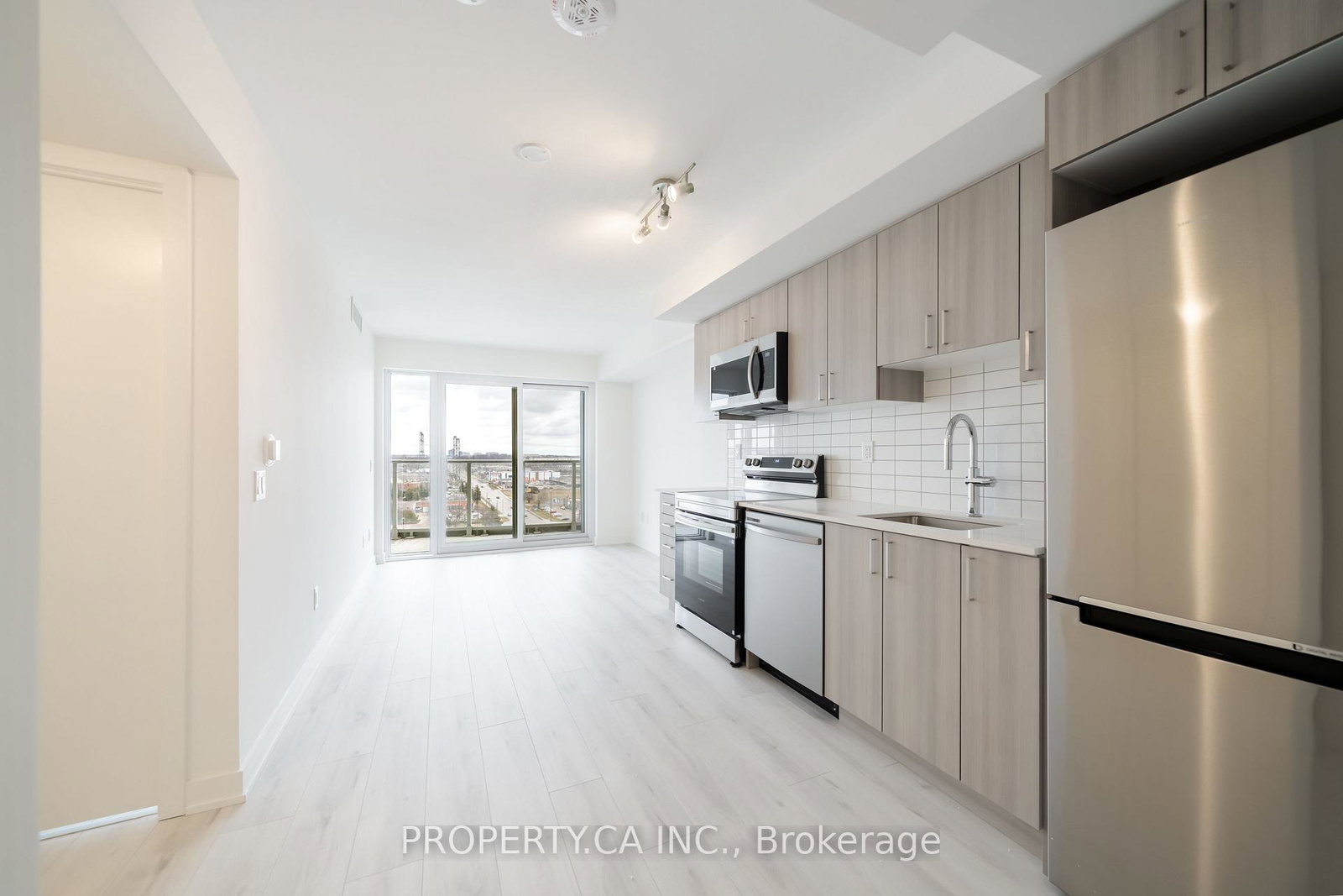 1010-sandy-beach-road-pickering-ontario-e12913610