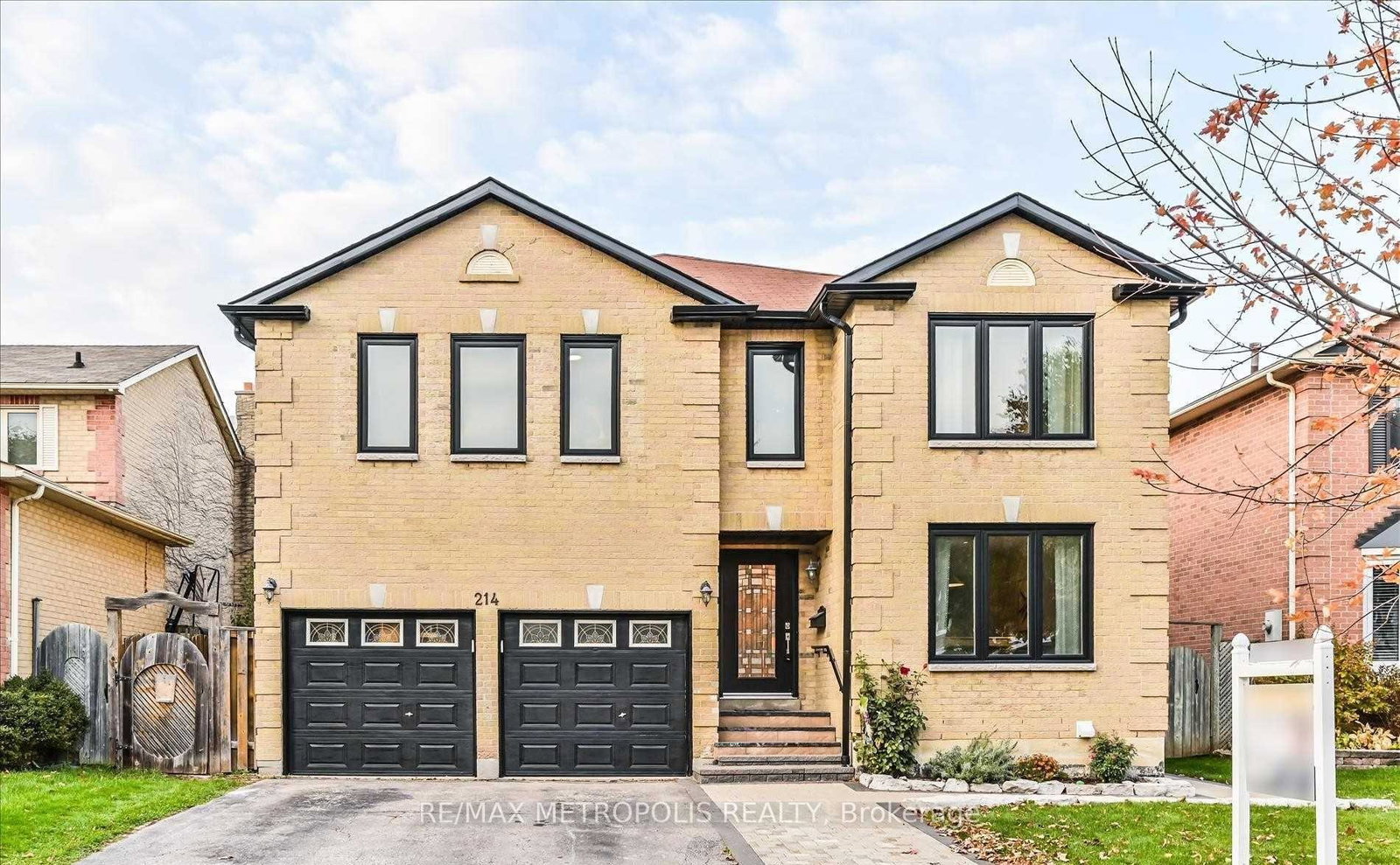 214-stonemanor-avenue-whitby-ontario-e12914832