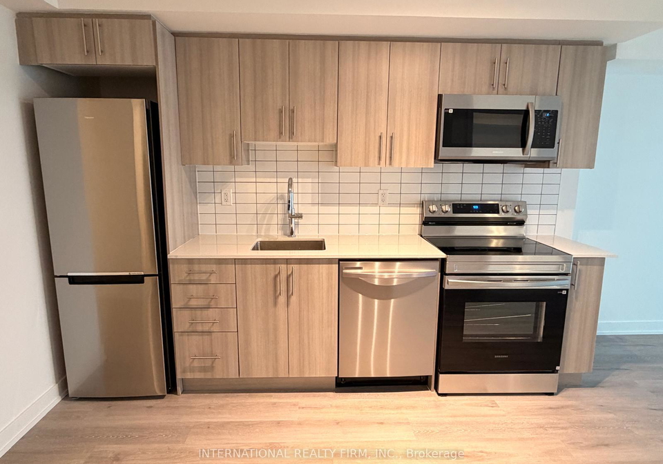 1010-sandy-beach-road-pickering-ontario-e12916414