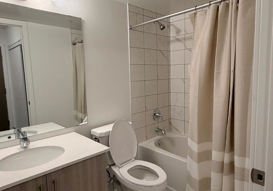 1010-sandy-beach-road-pickering-ontario-e12916414