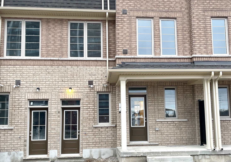 103-air-dancer-crescent-oshawa-ontario-e12917300