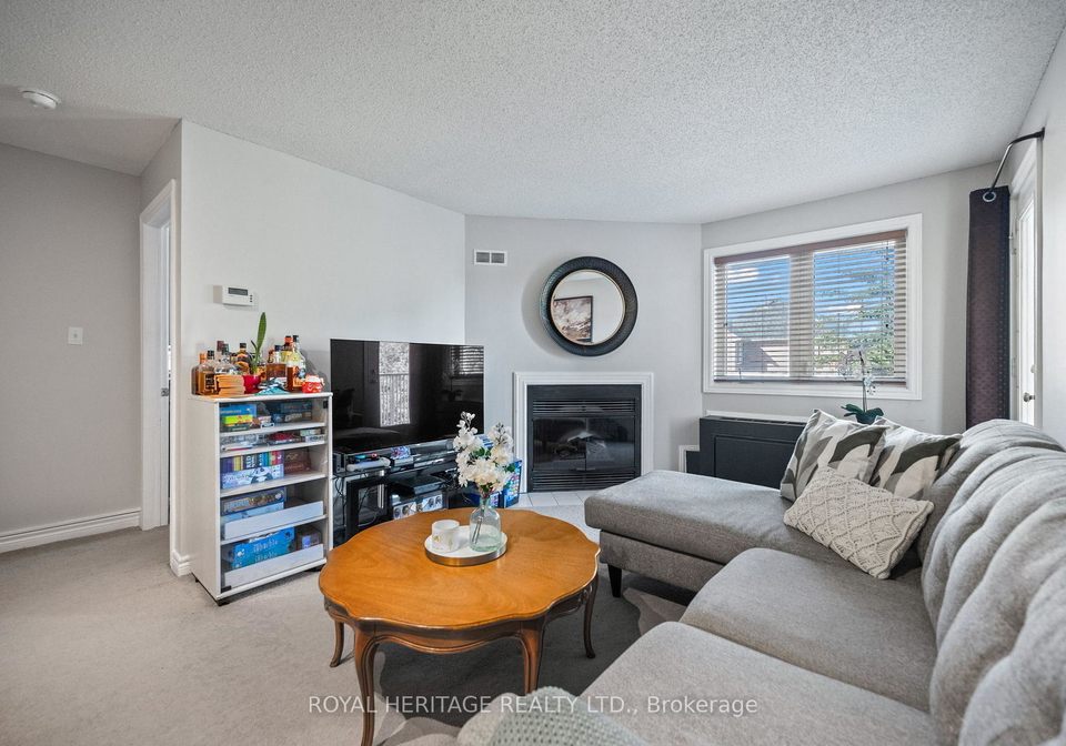 195-lake-driveway-w-ajax-ontario-e12917924