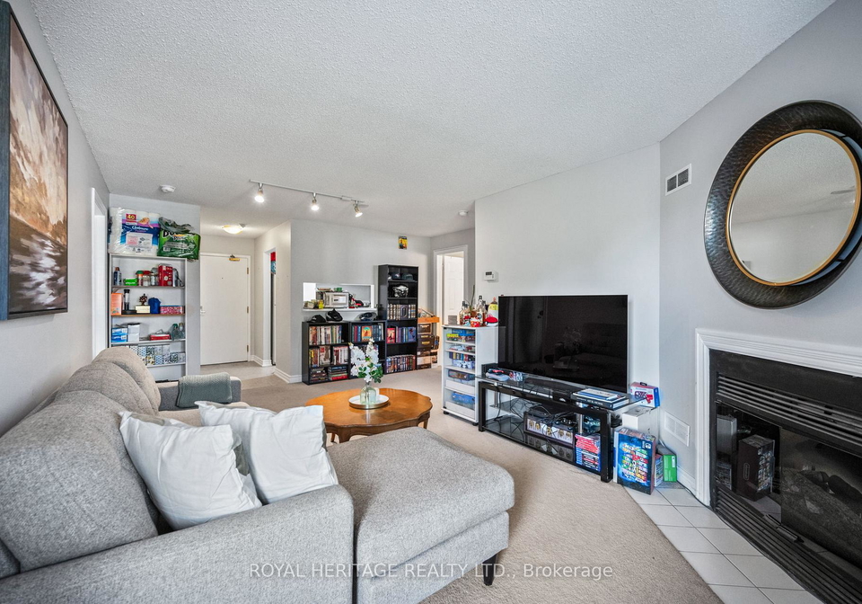 195-lake-driveway-w-ajax-ontario-e12917924