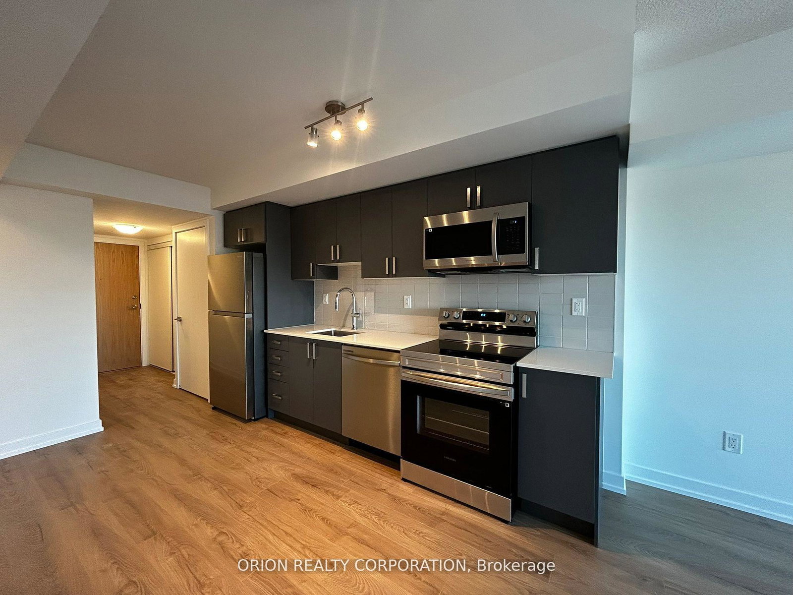 1435-celebration-drive-pickering-ontario-e12920298