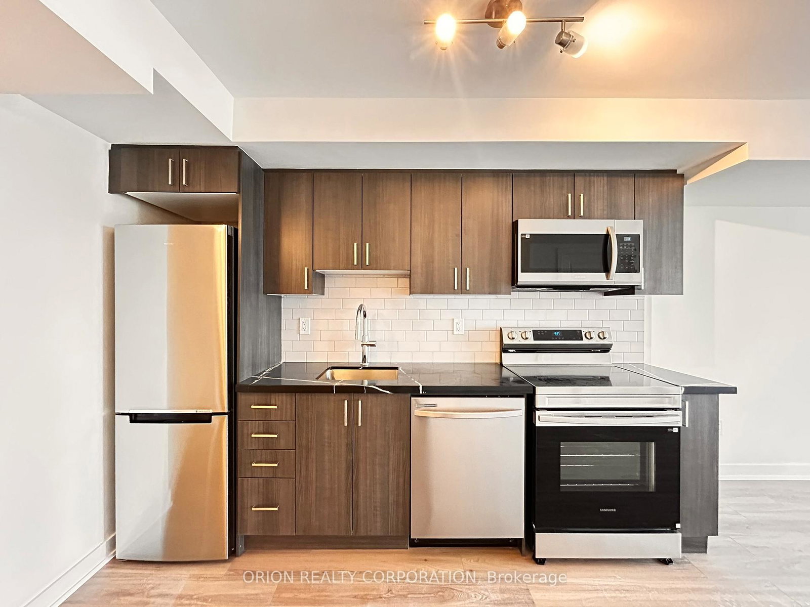 1010-sandy-beach-road-pickering-ontario-e12921282
