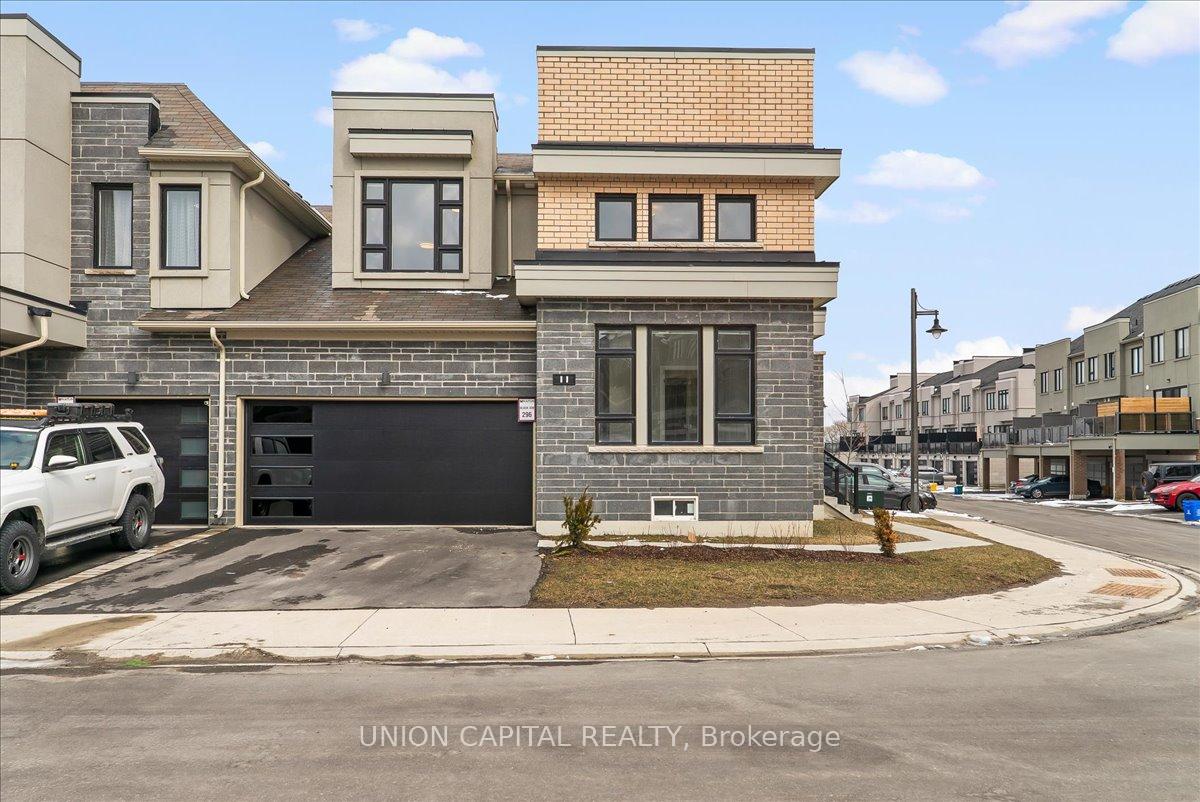 11-sailors-landing-clarington-ontario-e12921808