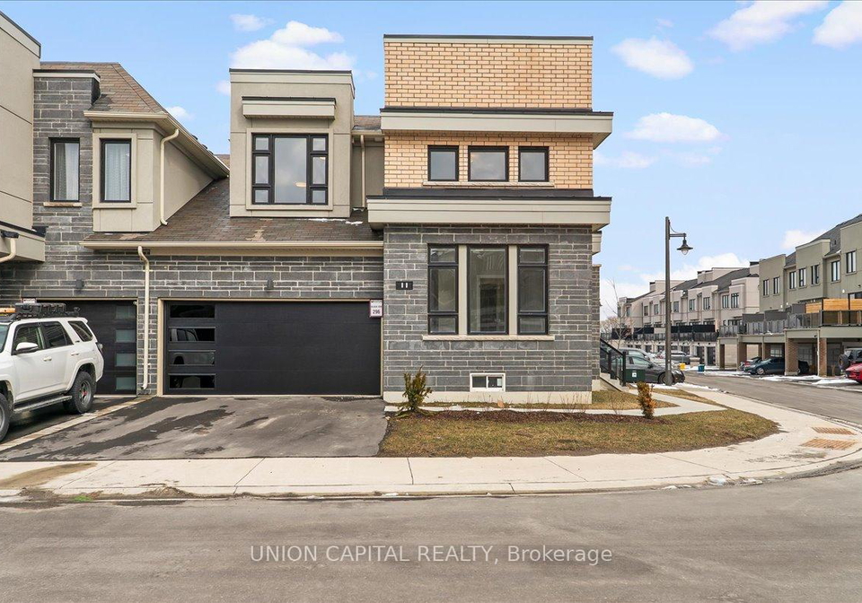 11-sailors-landing-clarington-ontario-e12921808
