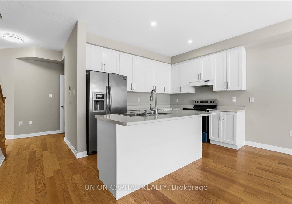 11-sailors-landing-clarington-ontario-e12921808