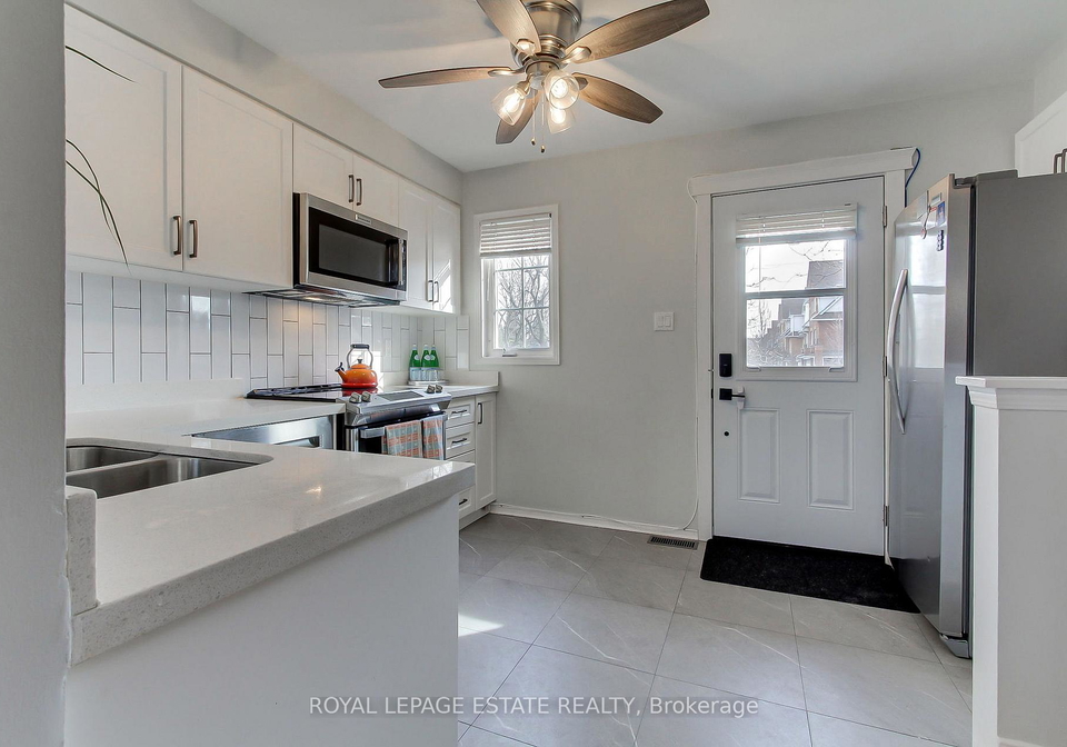 2-hedge-end-road-scarborough-ontario-e12922816