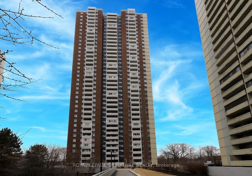 3-massey-square-east-york-ontario-e12923242