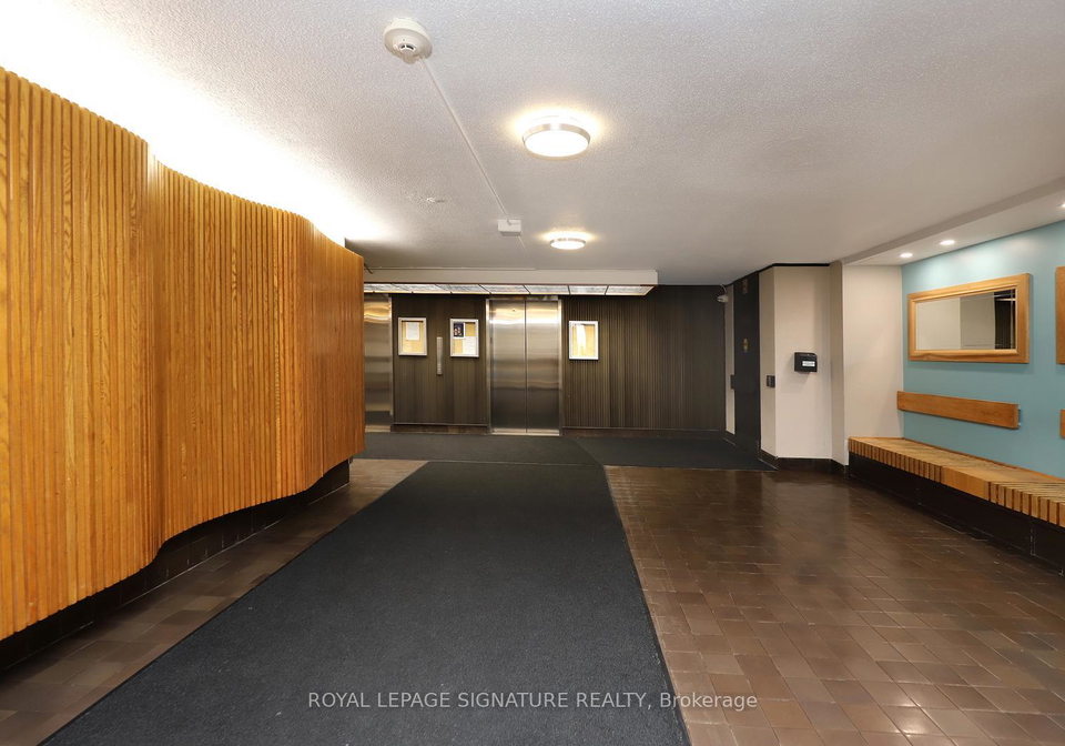 3-massey-square-east-york-ontario-e12923242