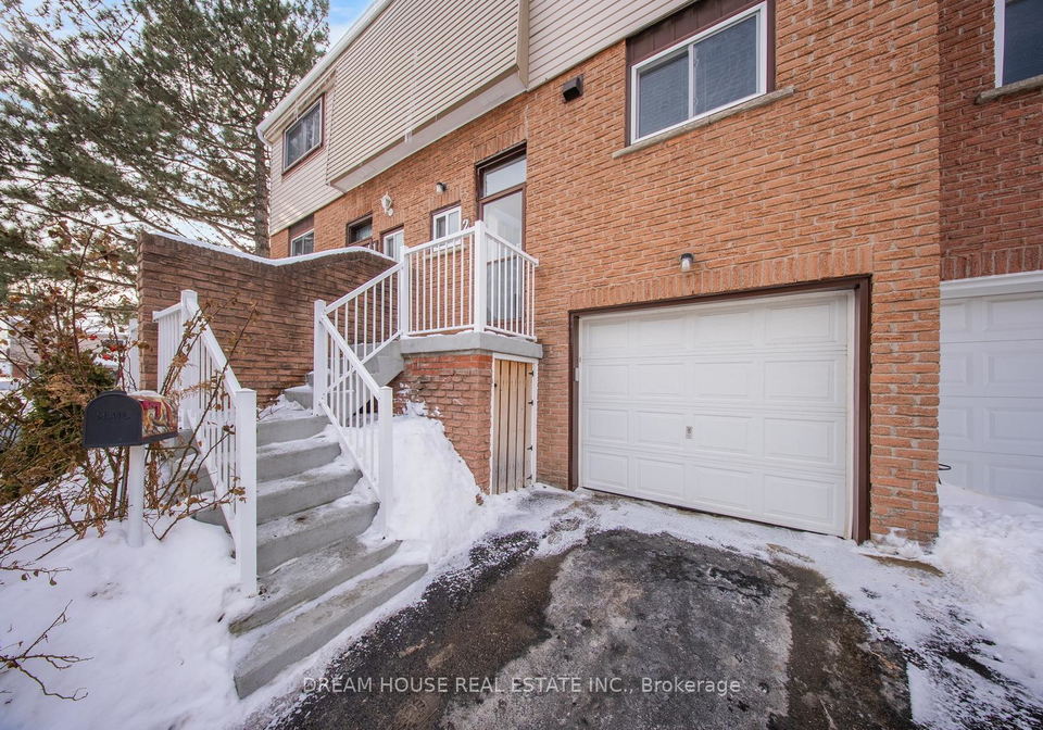 1655-geta-circle-pickering-ontario-e12923838