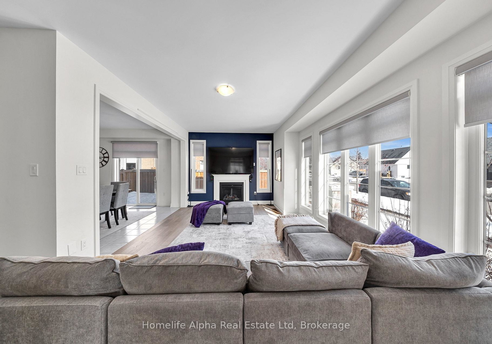 35-hassard-short-lane-ajax-ontario-e12924278