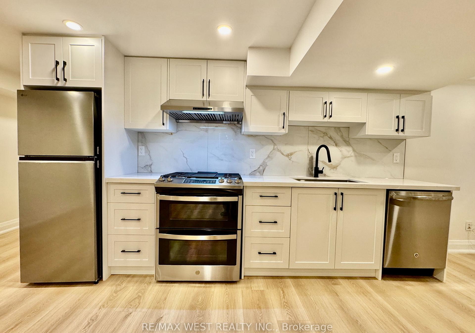 2-wichey-road-scarborough-ontario-e12925574