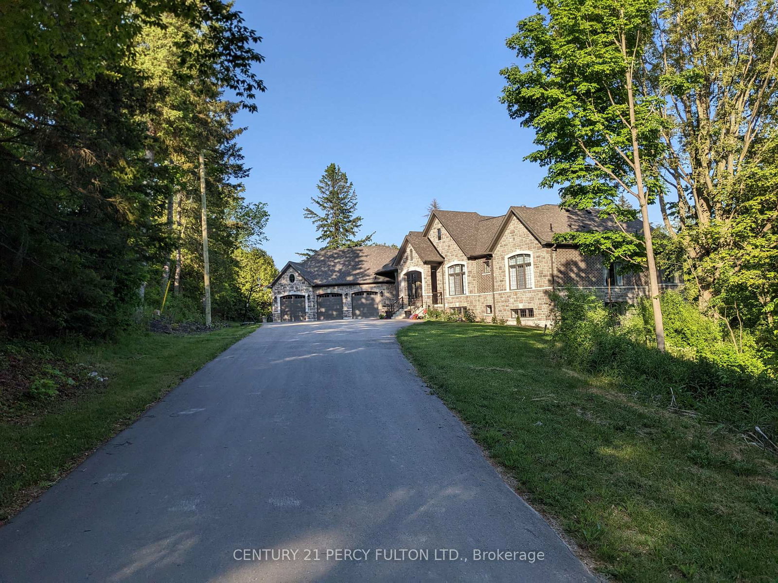 3905-sideline-14-pickering-ontario-e12926156