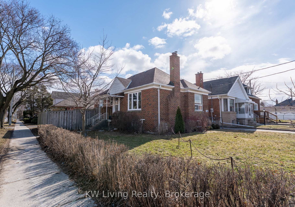 5-plains-road-east-york-ontario-e12926270