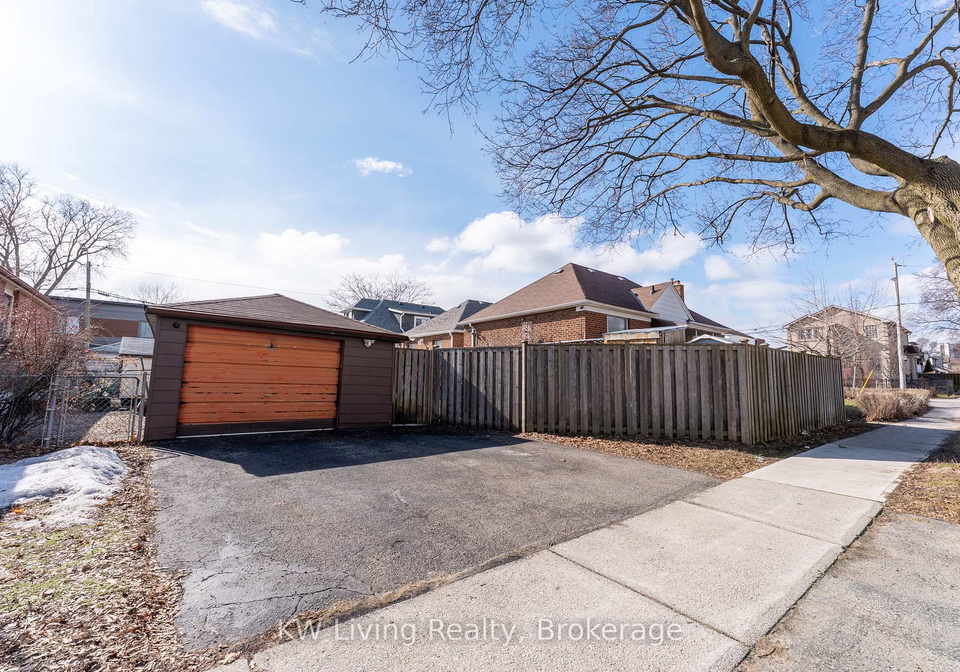5-plains-road-east-york-ontario-e12926270