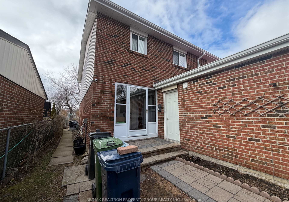 60-quantrell-trail-scarborough-ontario-e12926306