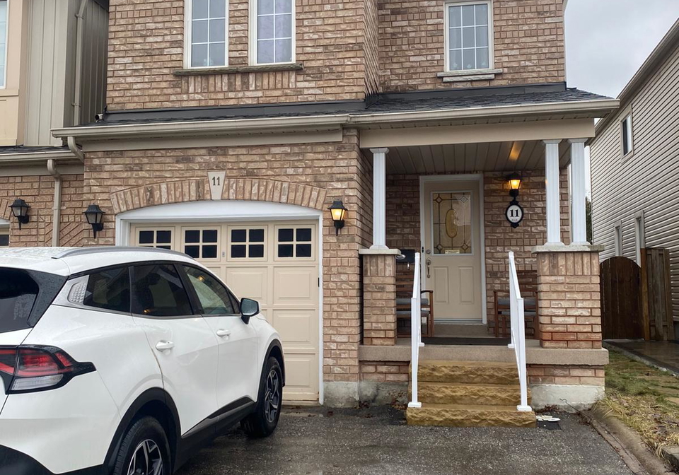 11-robideau-place-whitby-ontario-e12926476