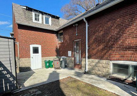 8-hillside-drive-east-york-ontario-e12929600