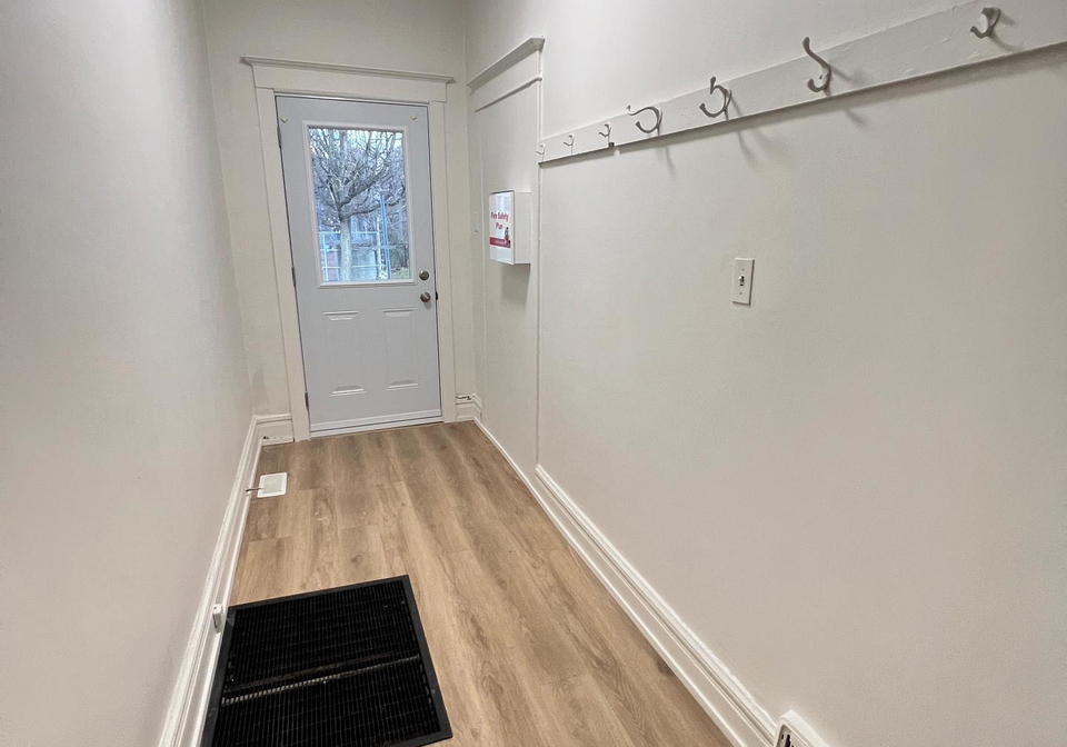 82-curzon-street-toronto-ontario-e12930634